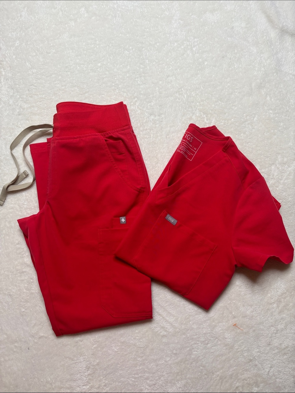Figs Red Scrub Set - Slim Style Bottoms & Catarina Top XS